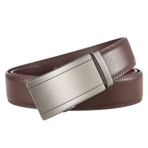 Ceinture homme cuir marron boucle automatique habillee decontractee accessoire detail