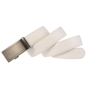 Vue détaillée de la ceinture en cuir blanc de qualité supérieure avec boucle automatique.