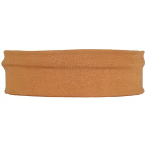Solid color knitted sports headband detail, highly elastic and sweat-absorbing for yoga fitness.