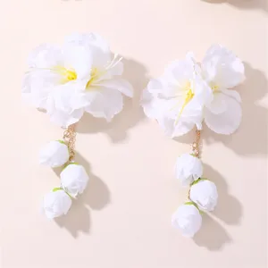 Exquisite white fabric flower hair clip with hanging buds for elegant traditional style.