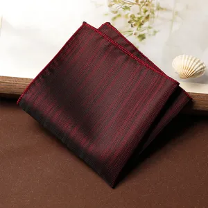 Taschino da abito uomo rosso scuro a righe verticali fazzoletto elegante retro formale