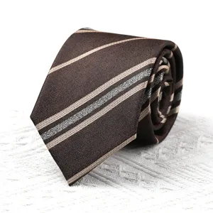 Braune Krawatte mit Streifen für Herren, klassische Business Anzug Krawatte elegant.