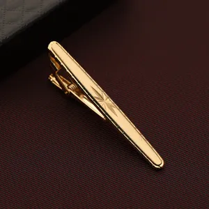 Goldene Krawattenklammer für Herren Business Anzug Zubehör elegantes graviertes Detail.