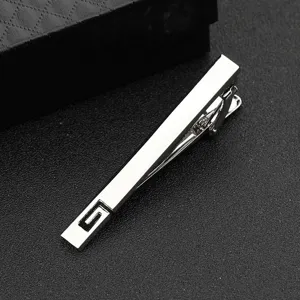 Elegante silberne Metall Krawattenklammer für Herren Business Anzug mit Geschenkbox.