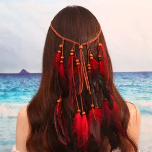 Bandeau cheveux plume bohème accessoire ethnique avec perles et corde tressée style voyage.
