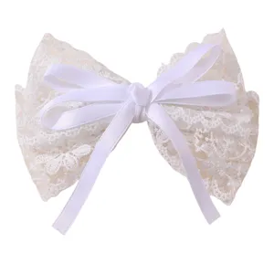 Lindo pasador de pelo con lazo de encaje blanco para niñas, bonito accesorio de cinta para niños.