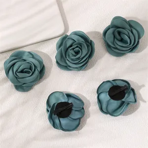 Dark green fabric rose hair clips set, elegant side bangs duckbill clip for women daily styling.