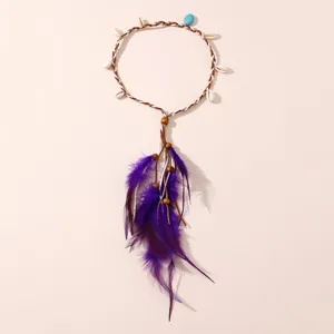Bandeau à plumes bohème avec corde tressée, coquillages naturels, perles de bois et franges.