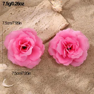 Accessoire de pince à cheveux fleurie rose vue de détail plage, style doux fleur.