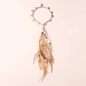 Bandeau de plumes bohème avec corde tressée, pièces de métal et perles pour femme.