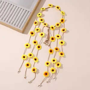Bandeau bohème tournesol avec glands et perles, parfait pour festivals et voyages.