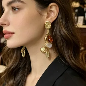 Pendientes colgantes de concha estilo resort de verano, elegantes joyas de borlas doradas mujer.