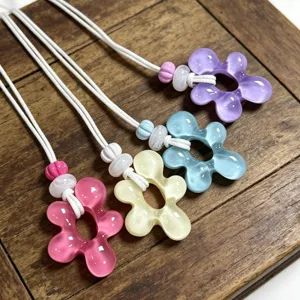 Collier fleur en résine style vacances plage pendentif coloré chaîne tissée bijoux femme