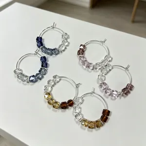 Kleurverloop kristal kralen hoepel oorbellen elegante handgemaakte ronde oorbellen detail