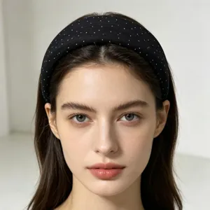 Cerchietto imbottito largo nero con piccoli pois bianchi accessorio per capelli elegante chic