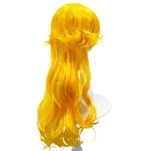 Gouden lange gekrulde synthetische pruik met golvend design voor feesten en cosplay.