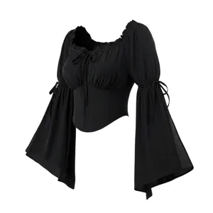 Élégant top corset noir de style renaissance pour femme avec de longues manches évasées.