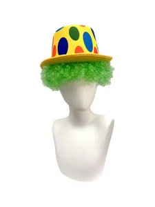 Details of the clown hat with green curly afro wig, perfect for Halloween parties and carnivals.