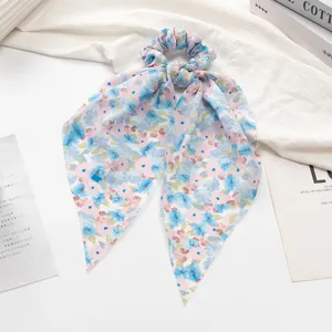 Chouchou à fleurs style coréen avec longs rubans, accessoire élégant bleu et rose pour femmes.