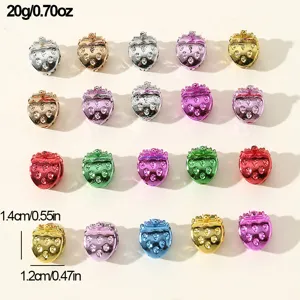 Bunte metallische Erdbeere Anhaenger DIY Zubehoer suesser Stil Schmuckpackung 20g