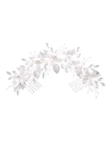Silver bridal hair comb with pearls and rhinestones, elegant floral wedding hair accessory.