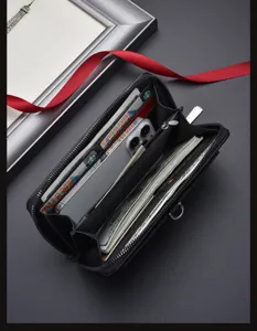 Portefeuille long zippé pour homme avec emplacements multiples et grande capacité.