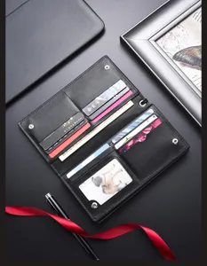 Portafoglio lungo da uomo dettaglio, design elegante in pelle nera porta carte multiplo.