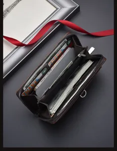 Portefeuille long homme en cuir zippé détail intérieur grande capacité et fentes cartes.
