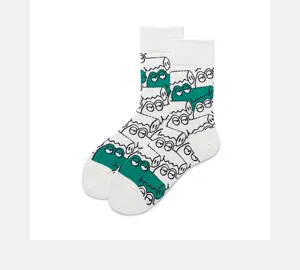 Trendy cartoon crocodile crew socks for men and women, casual cotton skateboard street socks.