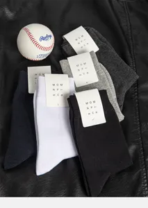 Men's solid color mid-tube cotton socks, breathable and comfortable casual long socks.