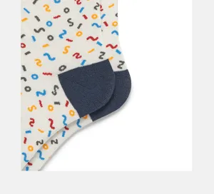 Chaussettes en coton confortables avec motif abstrait élégant et talon contrasté.