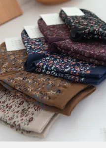 Retro floral cotton mid-calf socks for women, vintage ditsy floral knit hosiery daily wear.