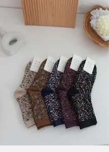 Vintage floral cotton socks mid-tube women soft cozy retro patterned cute hosiery