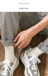 Unisex Japanese retro Harajuku thick ribbed cotton socks, stylish American casual long socks.