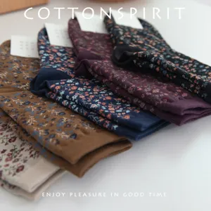 Retro floral cotton socks for women, vintage style mid-calf casual socks with cute print.