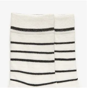 Cotton striped mid tube socks detail view, casual style men and women daily wear socks.