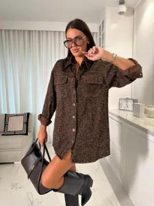 Veste chemise en denim imprimé léopard marron pour femmes, manches longues revers.