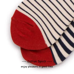 Chaussettes en coton rayées pour couples avec design color block, douces et confortables.