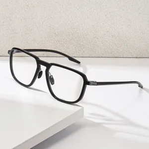 Monture de lunettes polygone rétro TR90 légère en noir, vue principale en studio.
