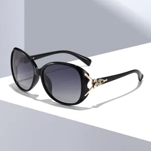 Femmes Mode Lunettes de Soleil Polarisées UV400 Anti-UV Grande Monture Verres Dégradés Strass Tête de Renard