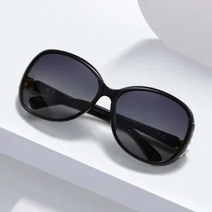 Lunettes de soleil polarisées tendance pour femmes avec protection UV pour conduite en plein air.