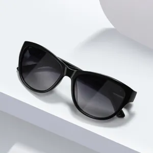 Lunettes de soleil polarisées pour femmes tendance grand cadre noir protection UV chic
