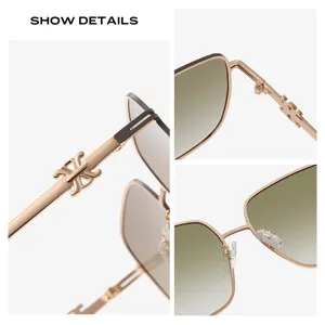 Lunettes de soleil carrées en métal pour femme avec verres dégradés et élégantes branches logo.