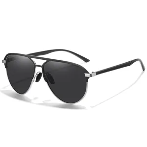 Lunettes de soleil aviateur homme double pont avec verres protection UV pour la conduite.