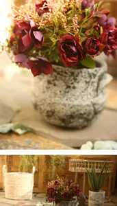 Dettaglio ravvicinato di un bouquet di rose artificiali in vaso rustico per decorazione.