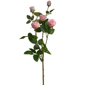 Ramo di fiori di rosa artificiale di Milano rosa con foglie verdi per la decorazione domestica.