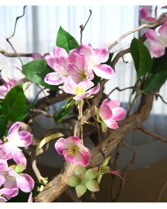 Exquisite künstliche Blumen Detailaufnahme, ideal für luxuriöse Heimdekoration und Tischdesign.