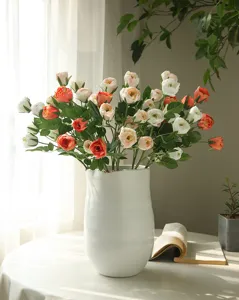 Bouquet de roses artificielles vue détaillée, arrangement floral élégant pour la décoration de salon.