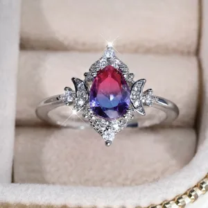 Vintage Birnenschliff Zirkonia Ring Mit Mond Und Krone Design Versilbertes Kupfer Wassertropfen Fingerschmuck Für Damen Hochzeit Party