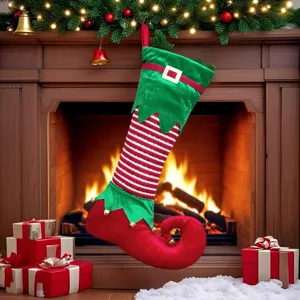 Chaussette de Noël elfe avec cloches et bandes rouges et blanches pour décor de cheminée